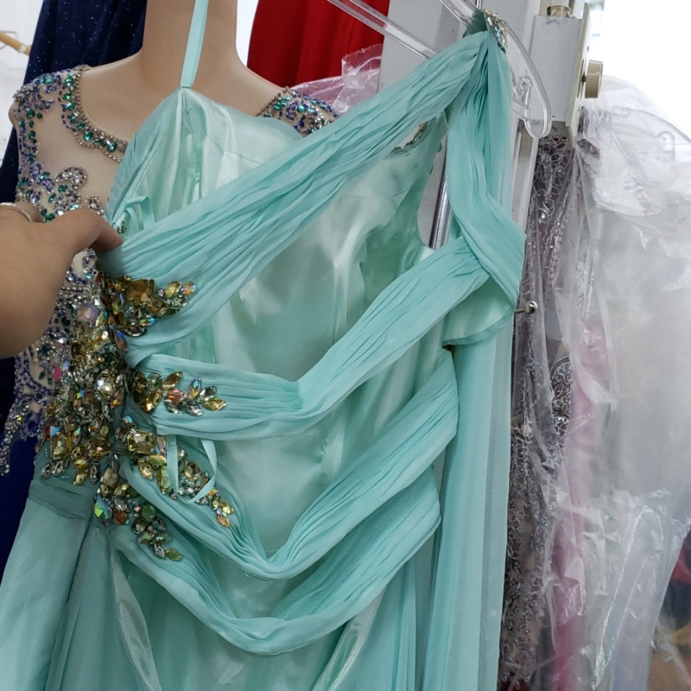 Mint Size12 One Shoulder With Open Back New Split - image 4